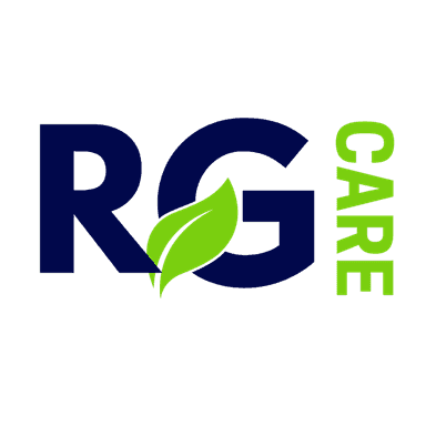 Logo de RG Care avec les lettres 'RG' en bleu foncé et 'CARE' en vert, positionné verticalement. Une feuille verte stylisée traverse la lettre 'G', symbolisant le lien avec la nature et les soins équins naturels.